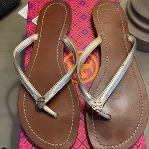 Tort Burch rose gold sandal Size 9